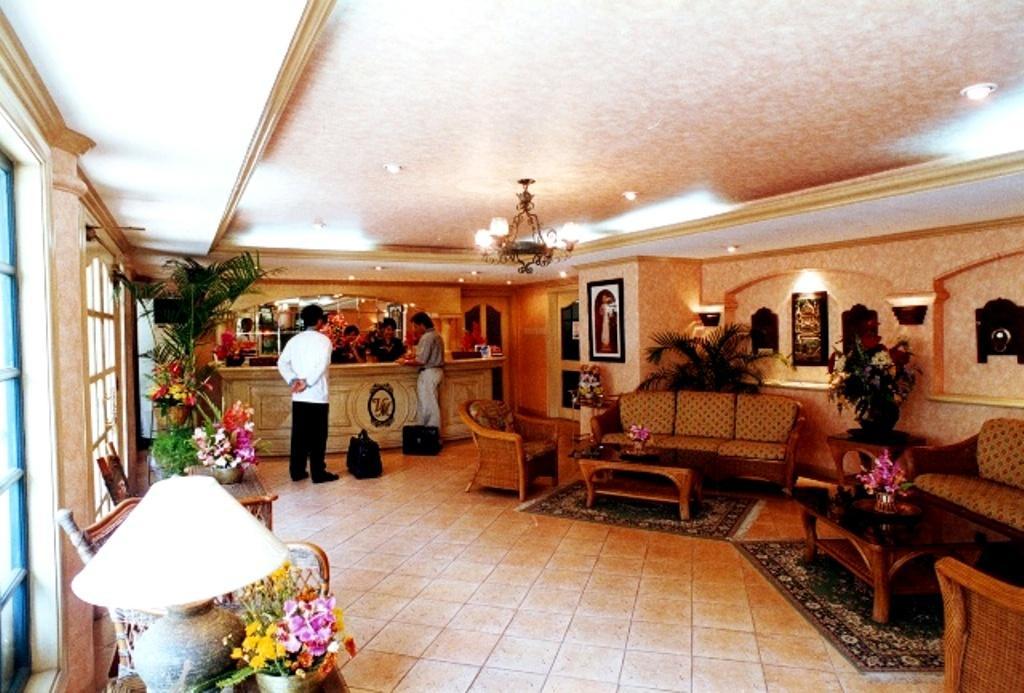 Villa Margarita Hotel Davao Stadt Exterior foto